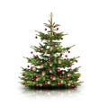 GeschmÃÂ¼ckter Weihnachtsbaum mit bunten Weihnachtskugeln isoliert auf weiÃÅ¸em Hintergrund Royalty Free Stock Photo